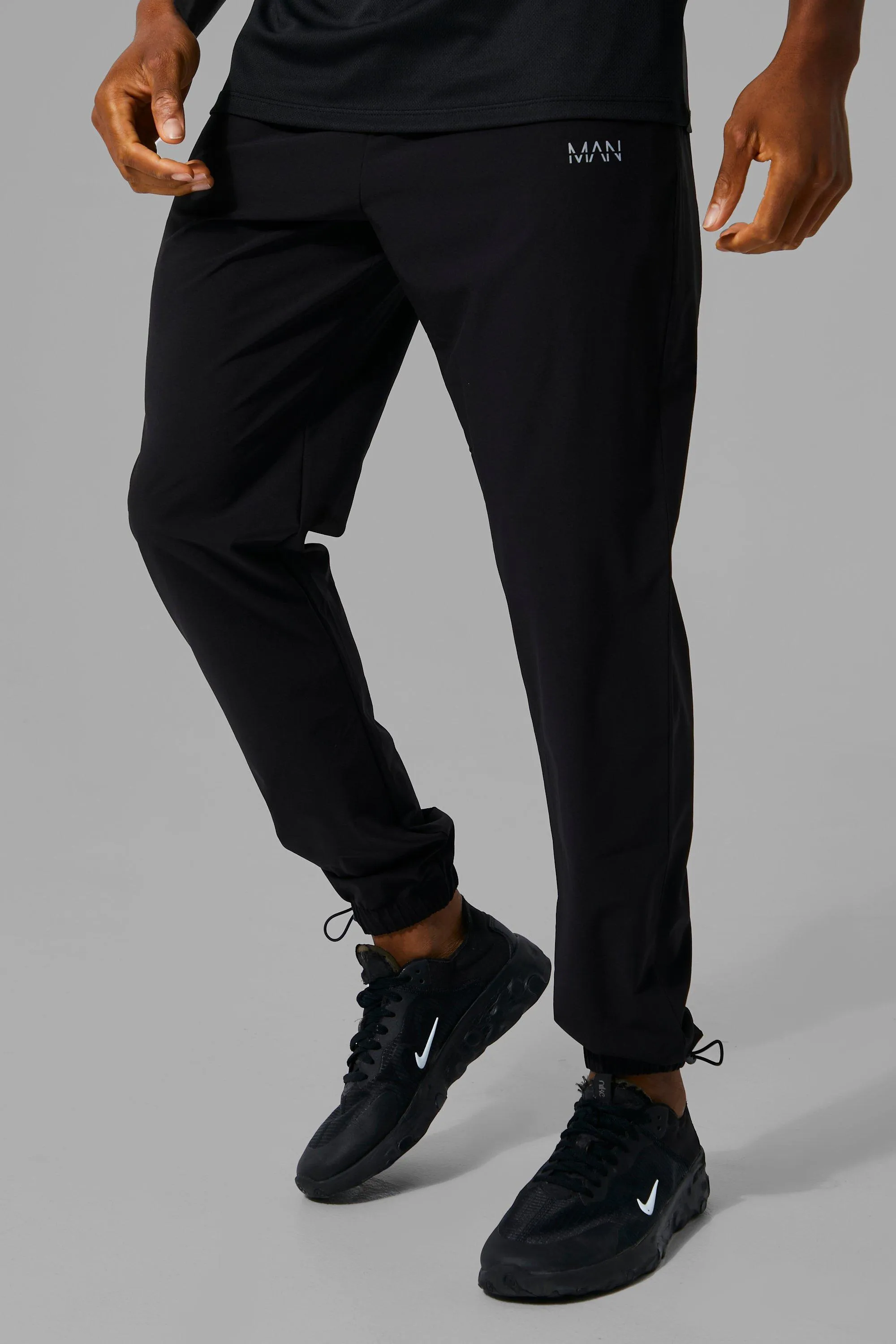 Man Active Bungee Toggle Hem Joggers