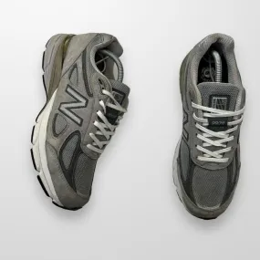 New Balance 990 V4 Trainers In Grey