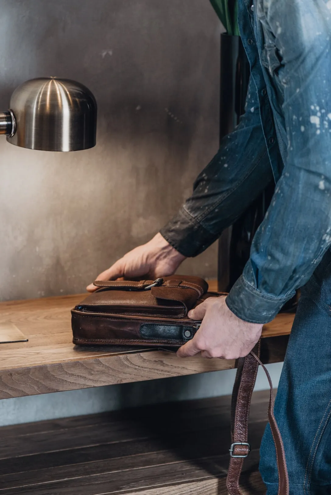 Unisex Small Leather Flight Bag