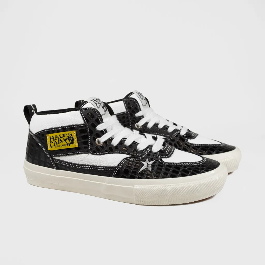 Vans - Carpet Company Skate Half Cab Shoes - Black / Marshmallow